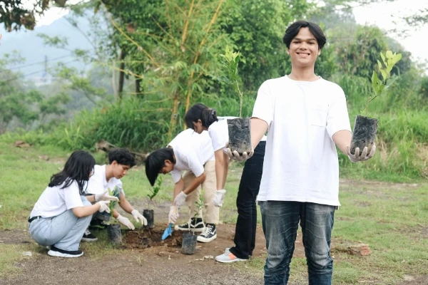Local Activities Drive Awareness, Inspire Eco-Friendly Lifes Solution Creation